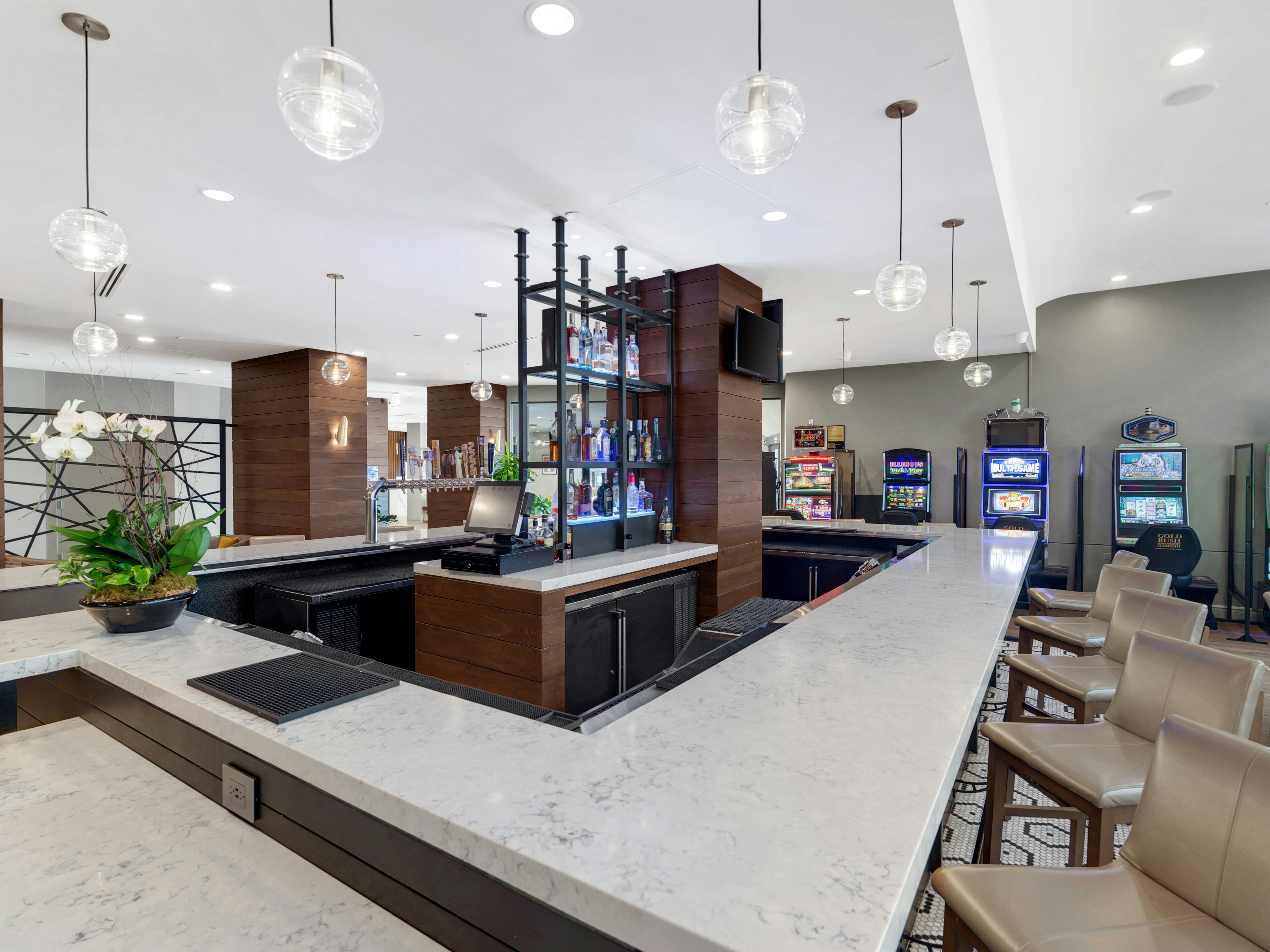 Hilton Chicago/Oak Lawn 44/76