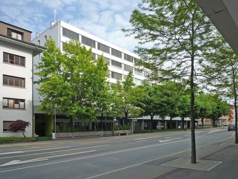 VISIONAPARTMENTS Zug Baarerstrasse 10/14