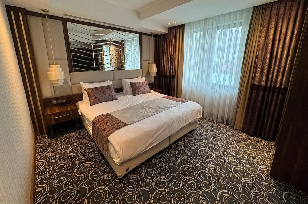 Golden Rose Hotel & Spa 4/32