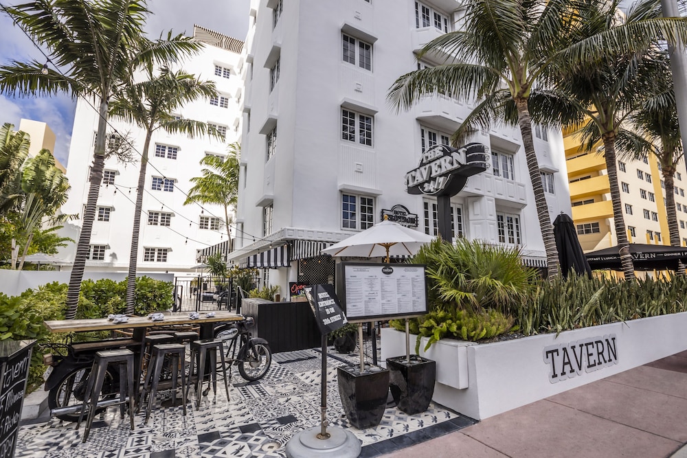 Hotel Croydon Miami Beach 9/75