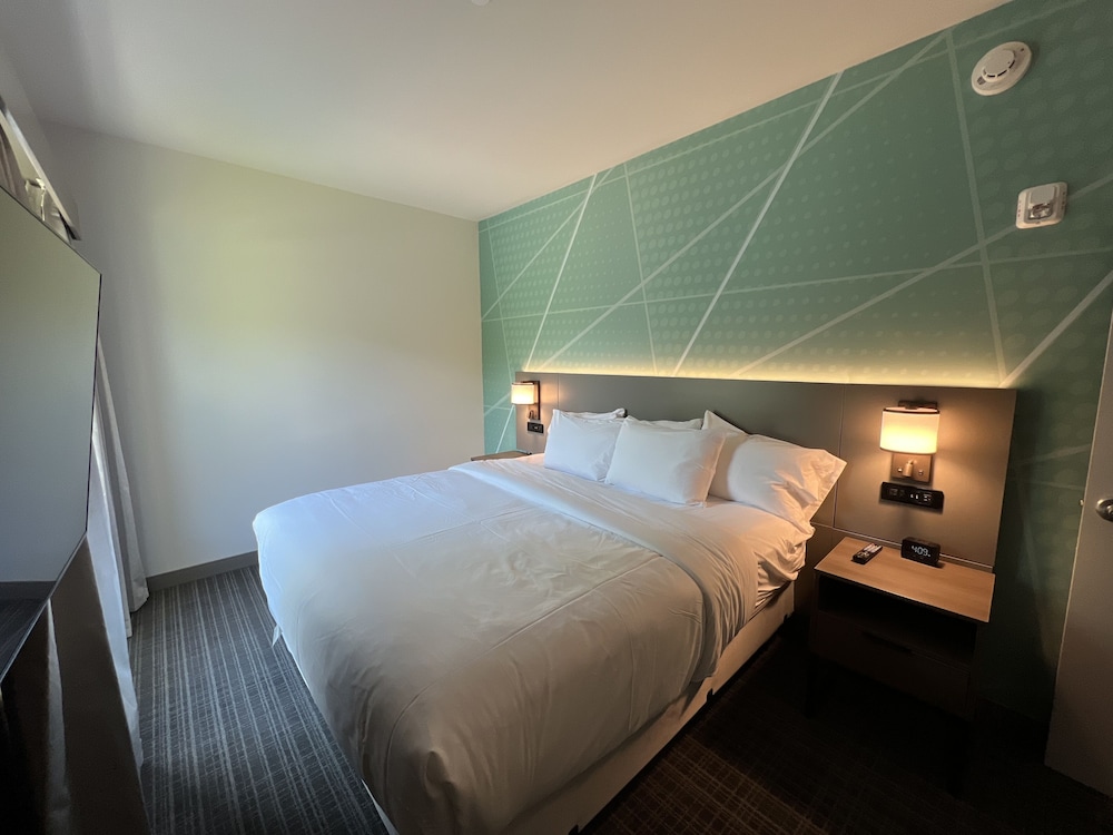 Comfort Suites Gatlinburg Downtown-Convention Center 23/60