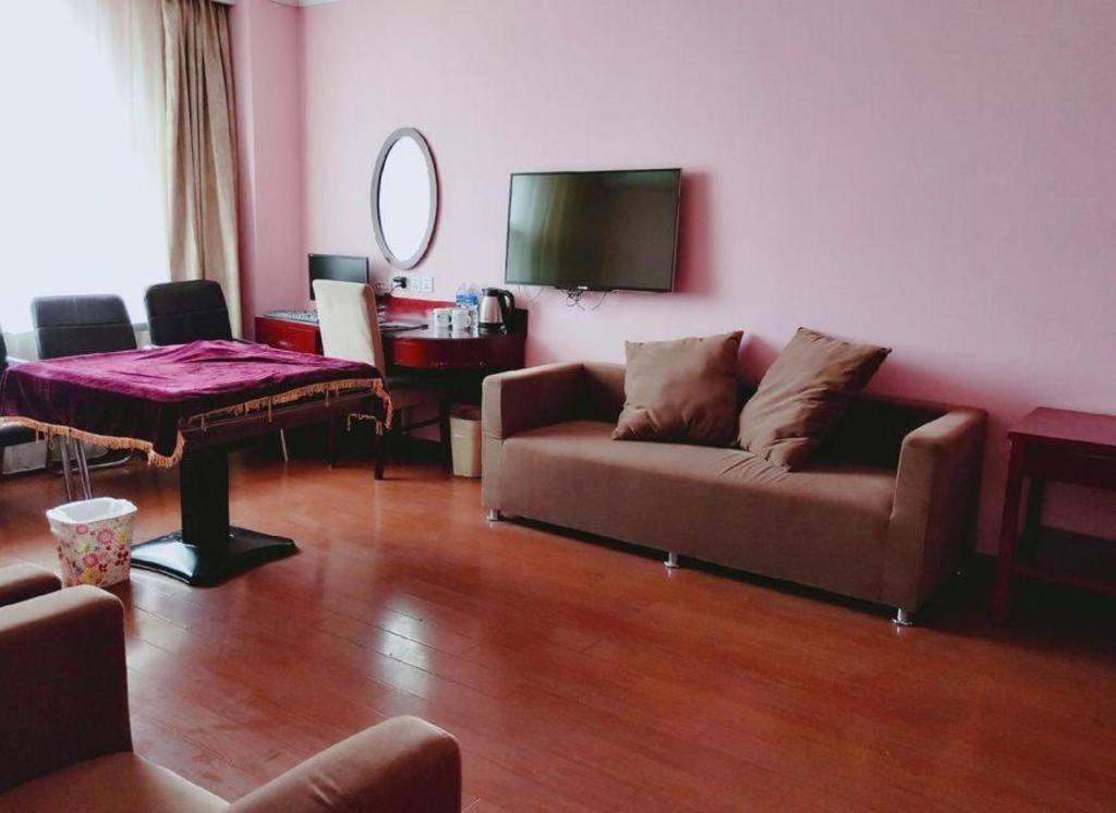GreenTree Inn Beijing Daxing Xingye Street Liyuan Business Hotel 36/49
