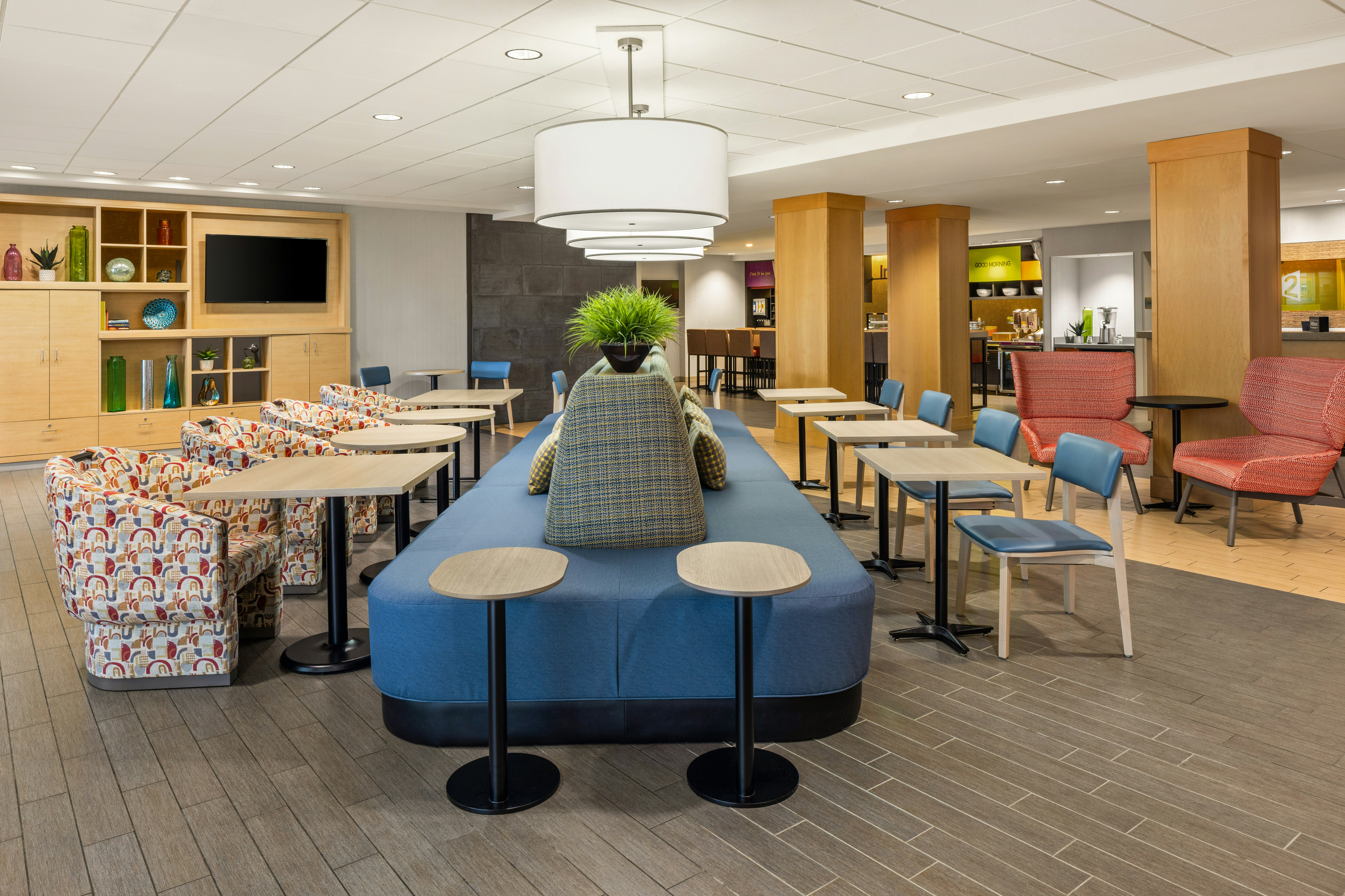 Home2 Suites by Hilton Roseville Minneapolis 20/25