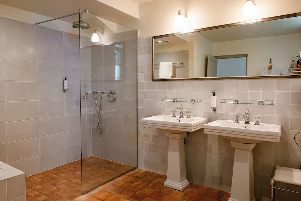 Hotel The Originals Auberge Ostape 47/50
