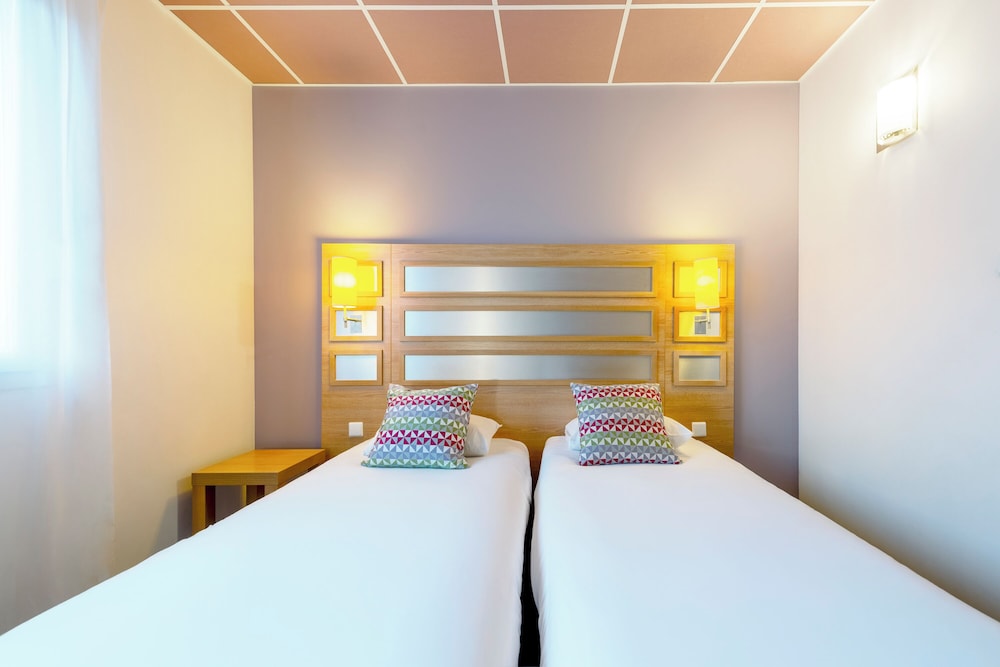 غرفة قياسية بسريرين منفصلين، Hotel Campanile Metz Nord - Talange 4/10