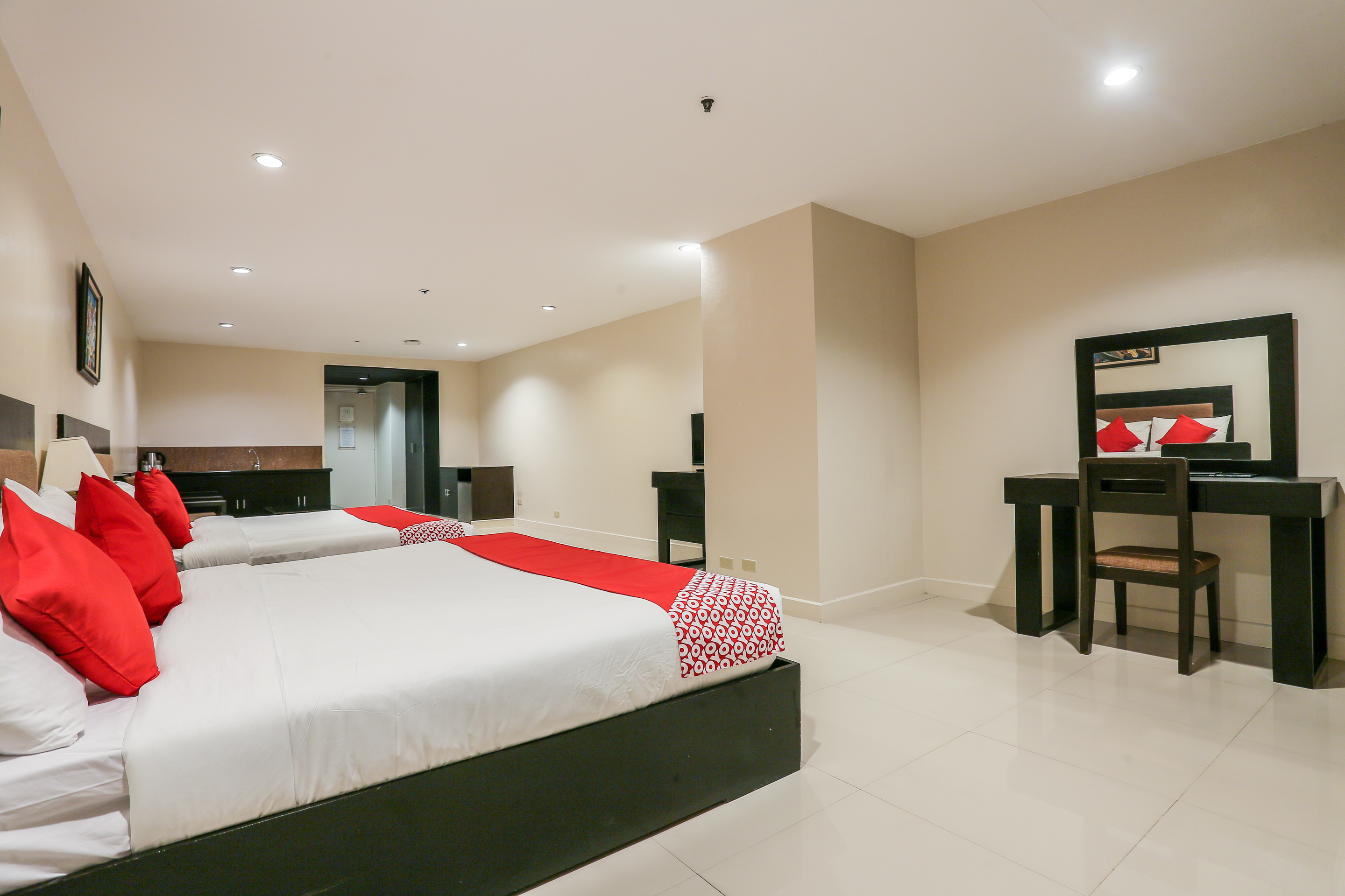 Paragon Tower Hotel 10/50