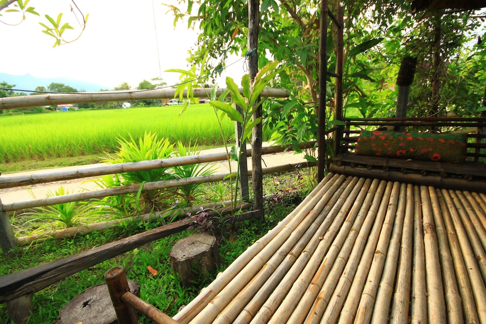 Khun Nai Tern Sai - Adults Only 19/24