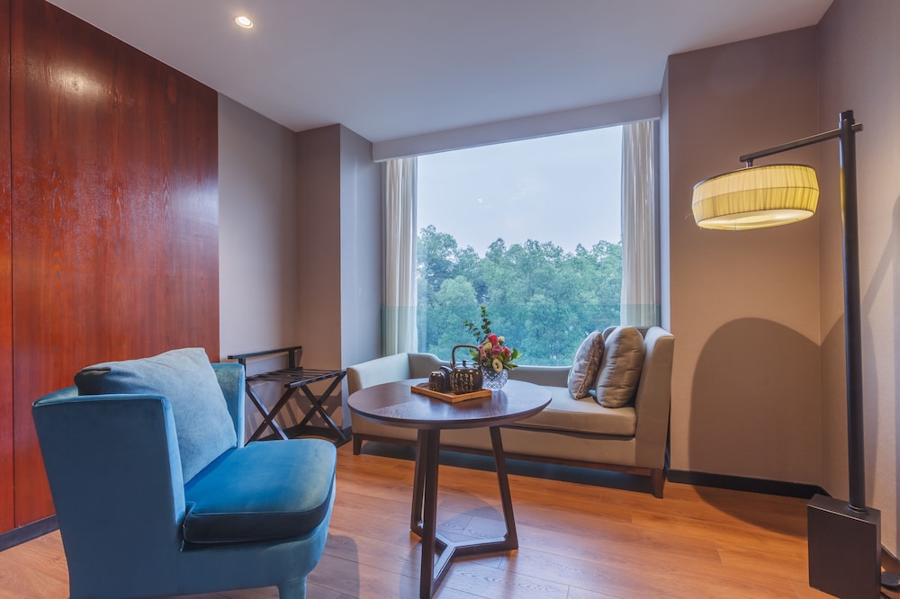 Jolie Vue Boutique Guilin 50/71