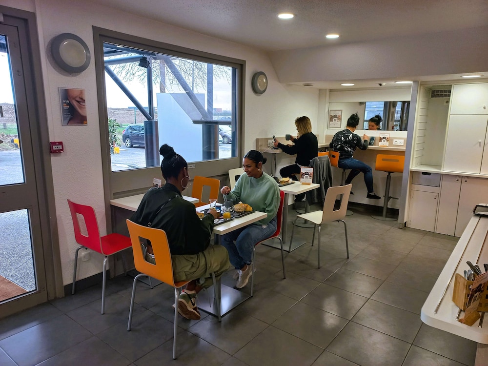 Premiere Classe Evry Sud - Mennecy 28/43