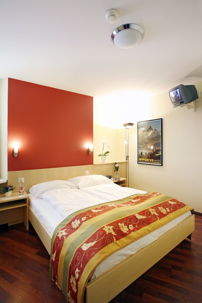 De La Paix Hotel 13/43