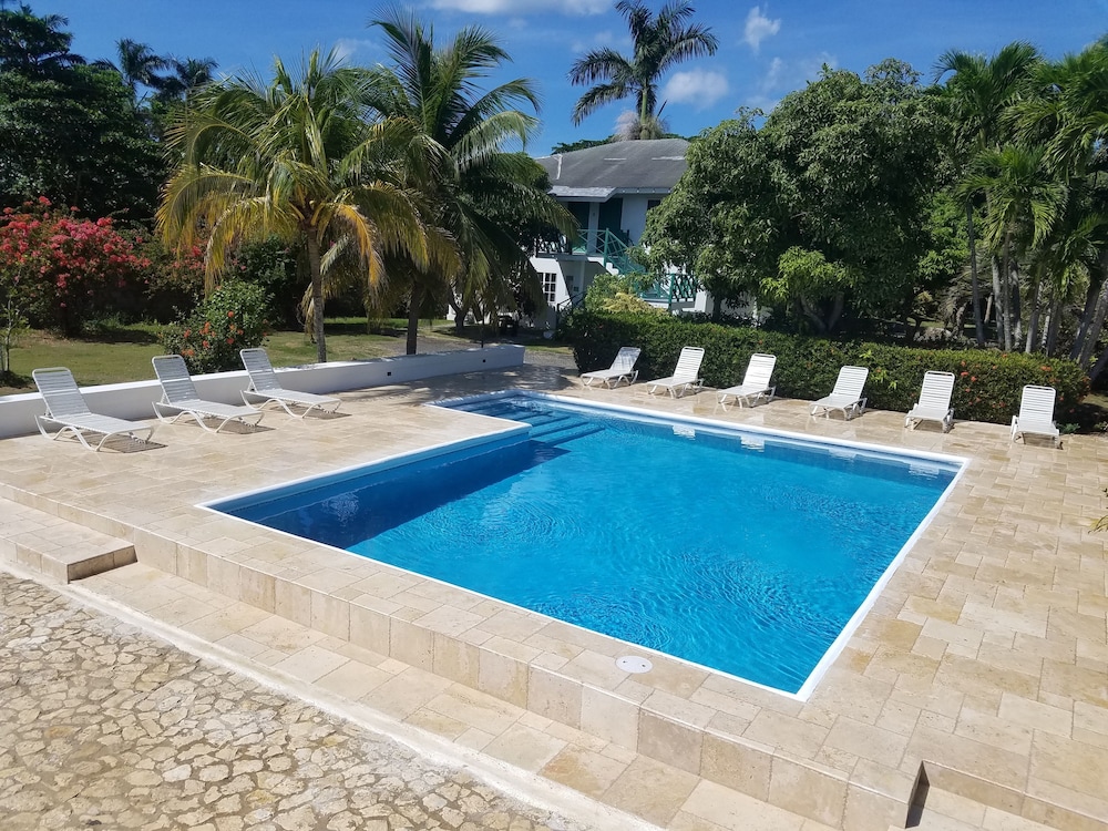 White Sands Negril 34/54