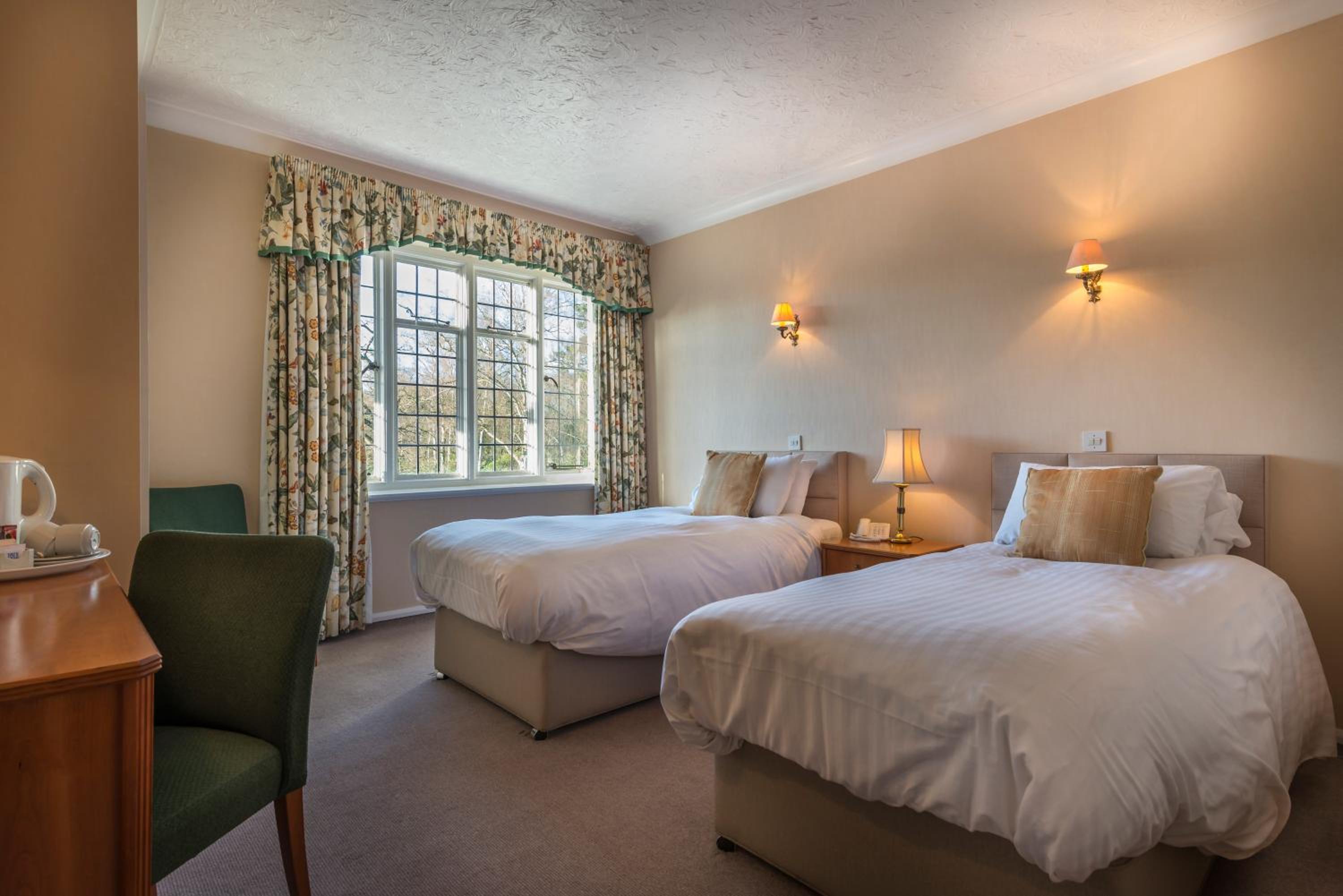 غرفة بسريرين منفصلين، Petwood Hotel 2/6