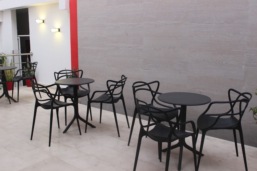 HOTEL MONTERREY 37/45