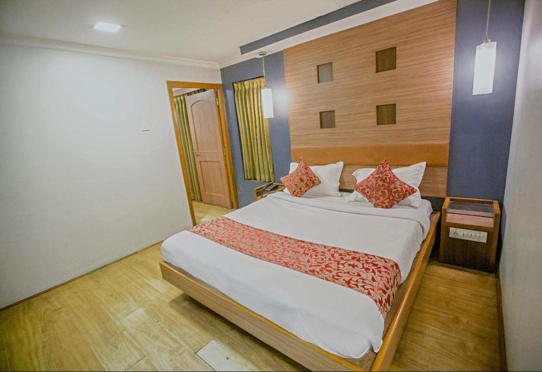 Hotel Maneck Residency 6/25