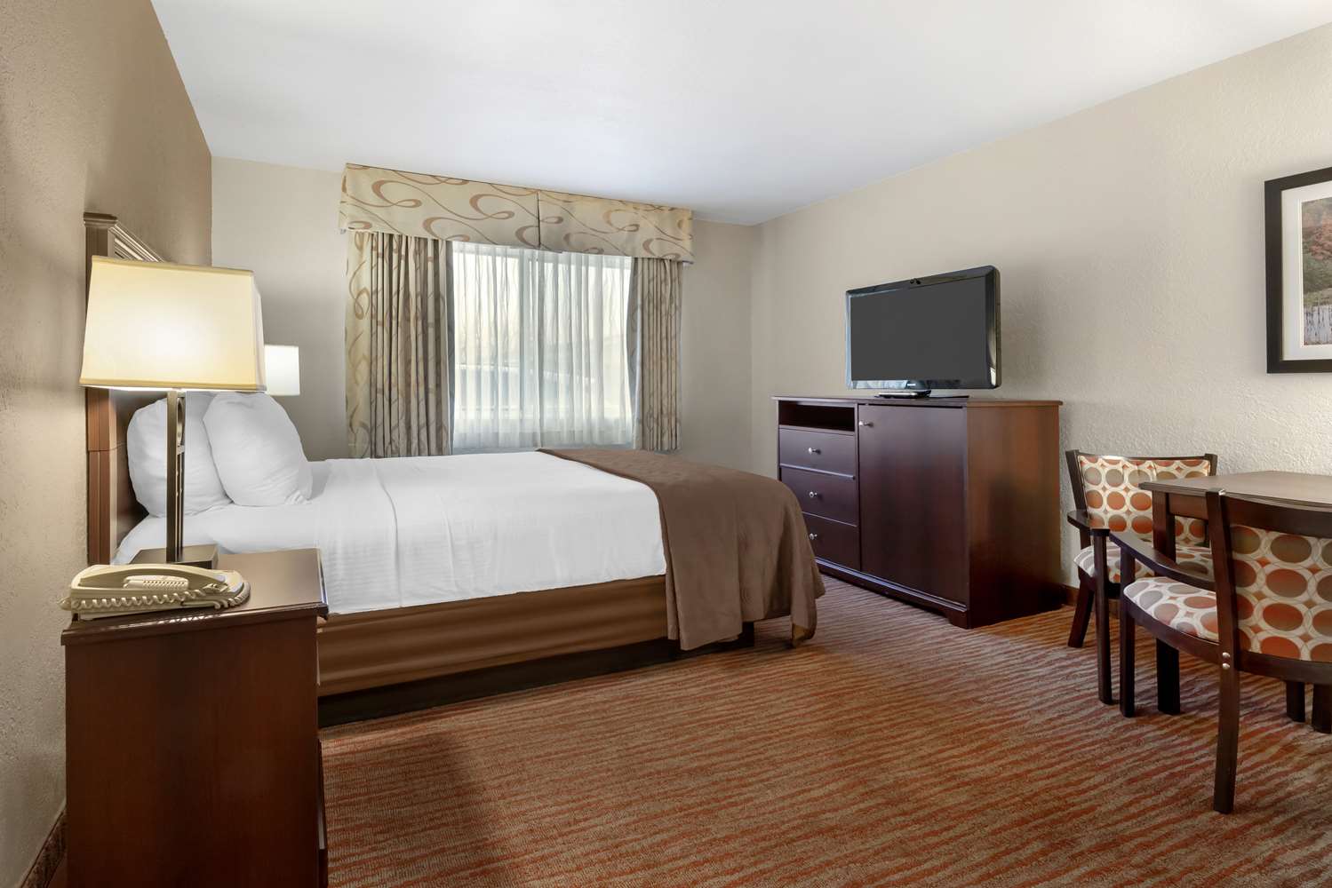 غرفة بسرير مزدوج، Best Western Plus Concord Inn 2/3