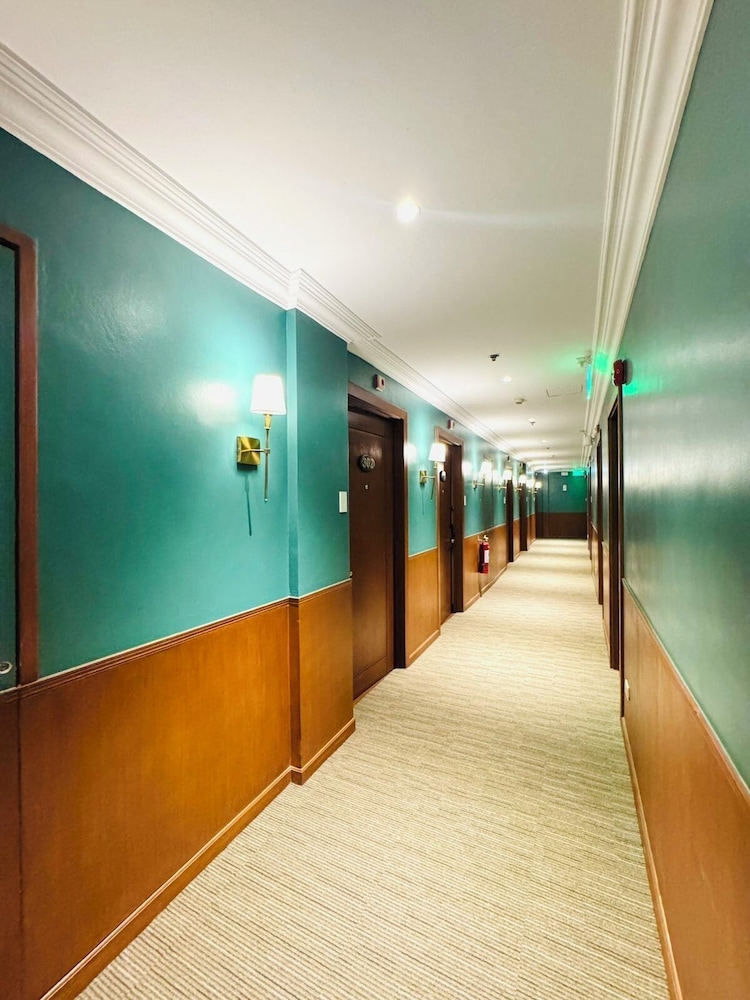 Pearl Lane Hotel 21/32