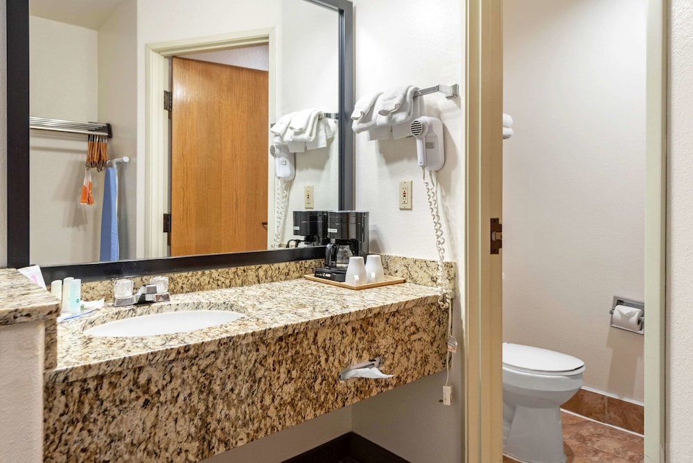 Quality Inn And Suites Limon 9/39