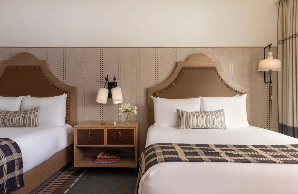Room, 2 Queen Beds, Pool View, Estancia La Jolla Hotel And Spa 2/3