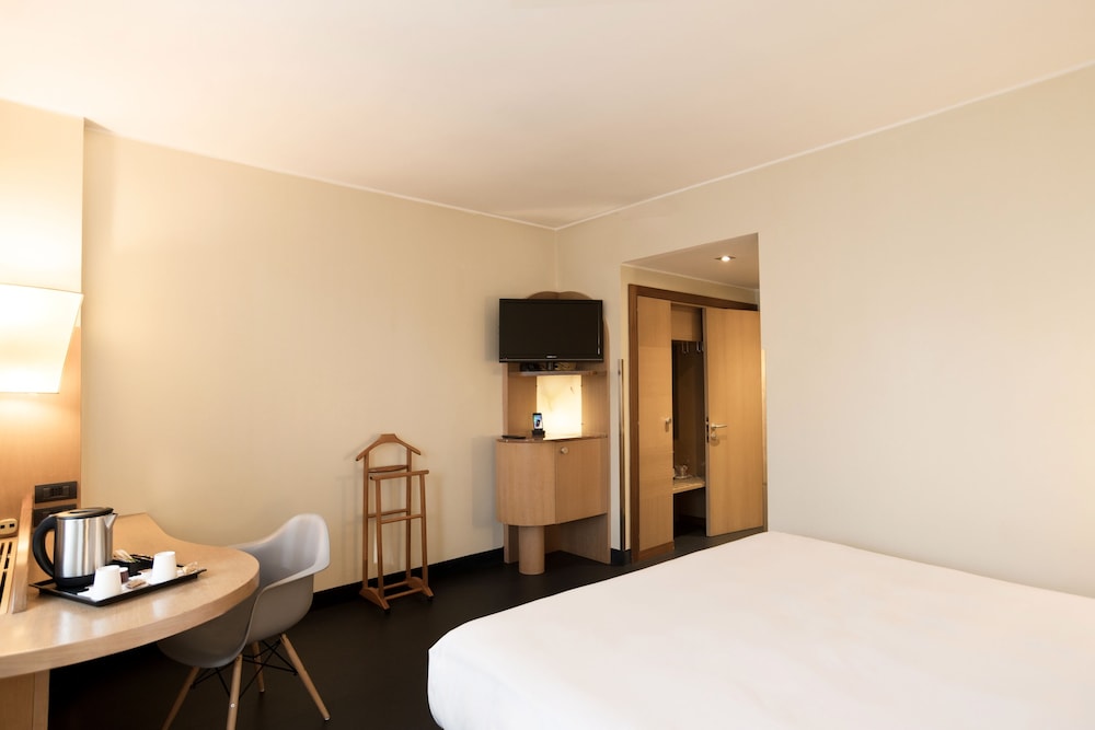 Mercure Roma West 20/73