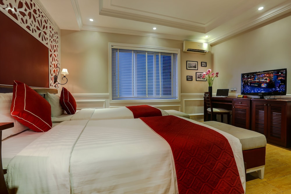 DELUXE, DOUBLE BED