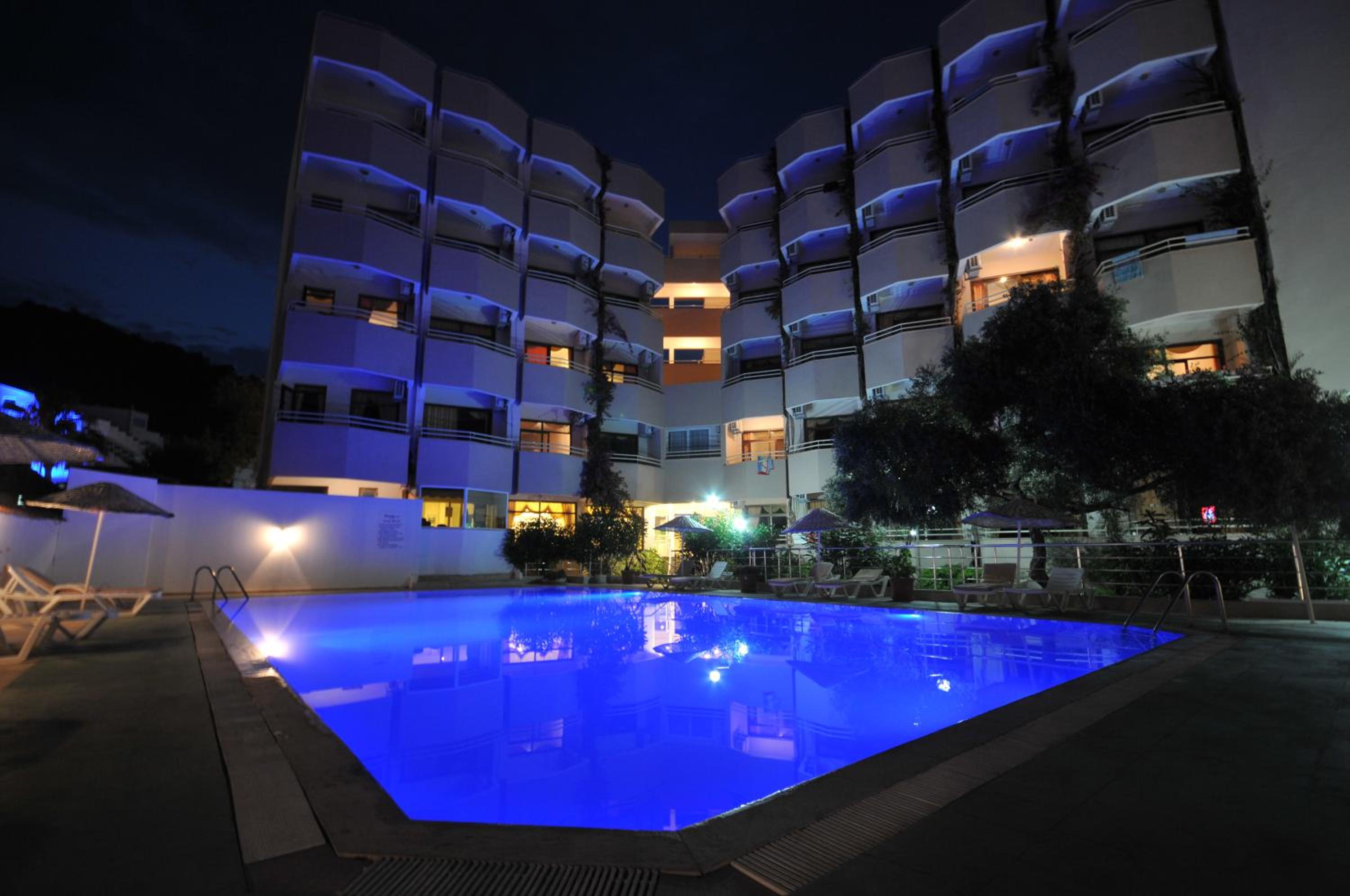 Amos Hotel 31/54