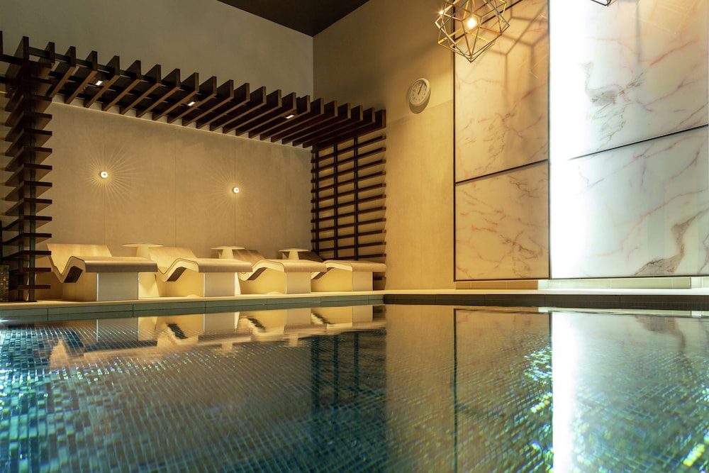 Hilton Aberdeen TECA 33/64