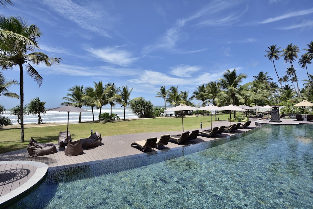 Weligama Bay Marriott Resort Spa in WELIGAMA