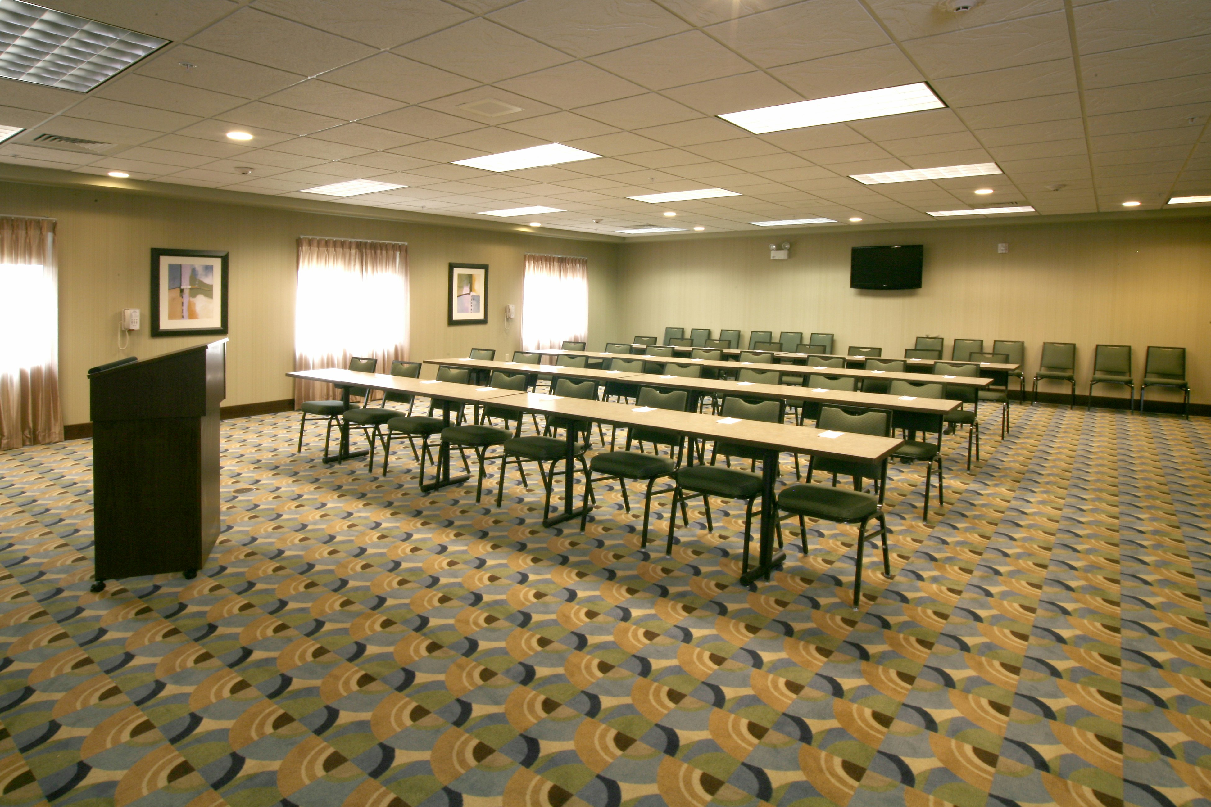 Holiday Inn Express Hotel And Suites Madison Verona 54/58