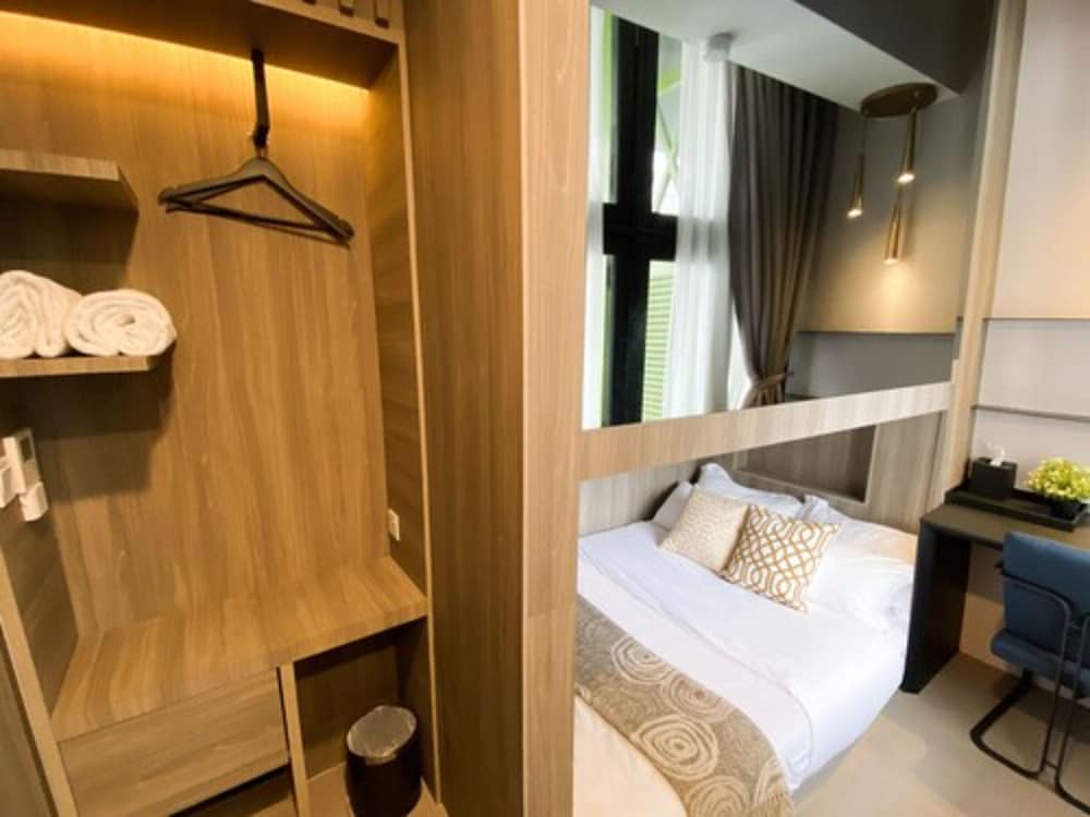 ST Signature Tanjong Pagar 33/50