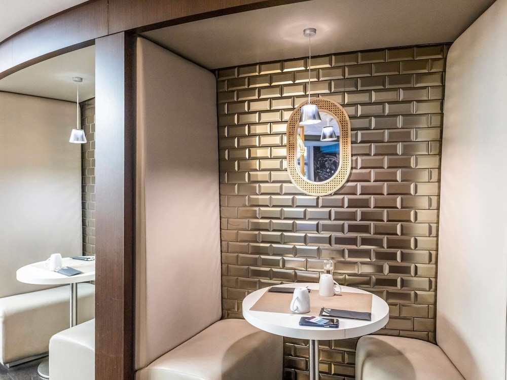 Mercure Paris Massy Gare TGV 16/76