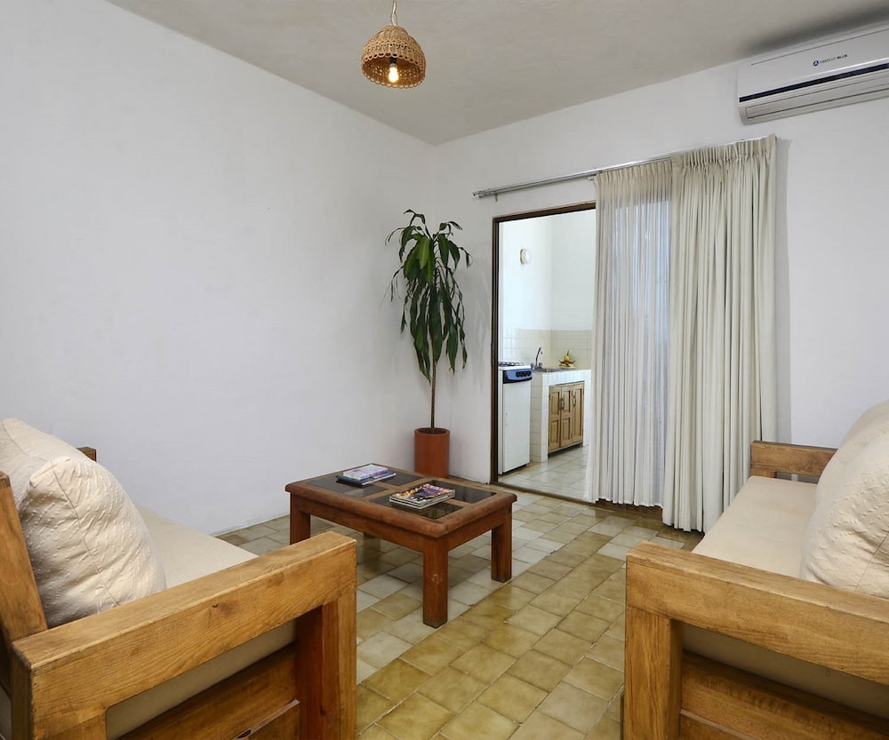 Emperador Vallarta Beachfront Hotel and Suites 40/74