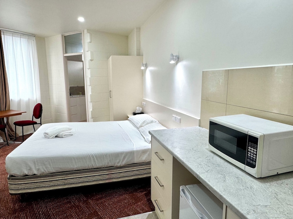 Pathfinder Motel 24/50
