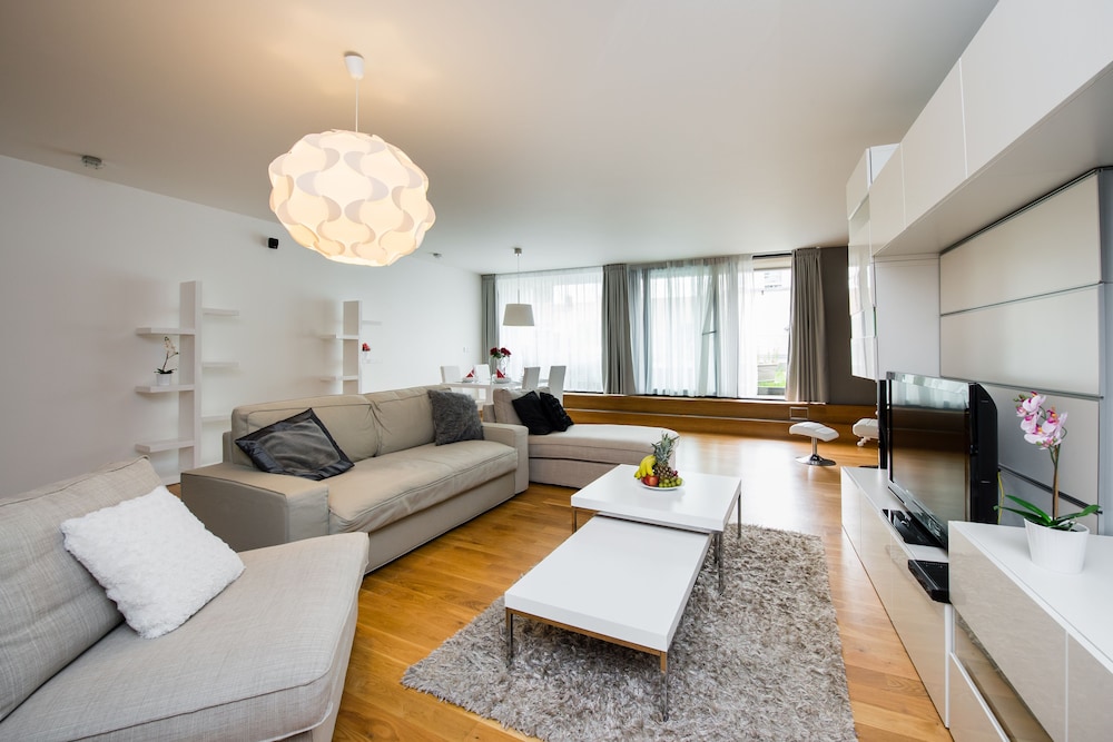 Empirent Apartments 23/50