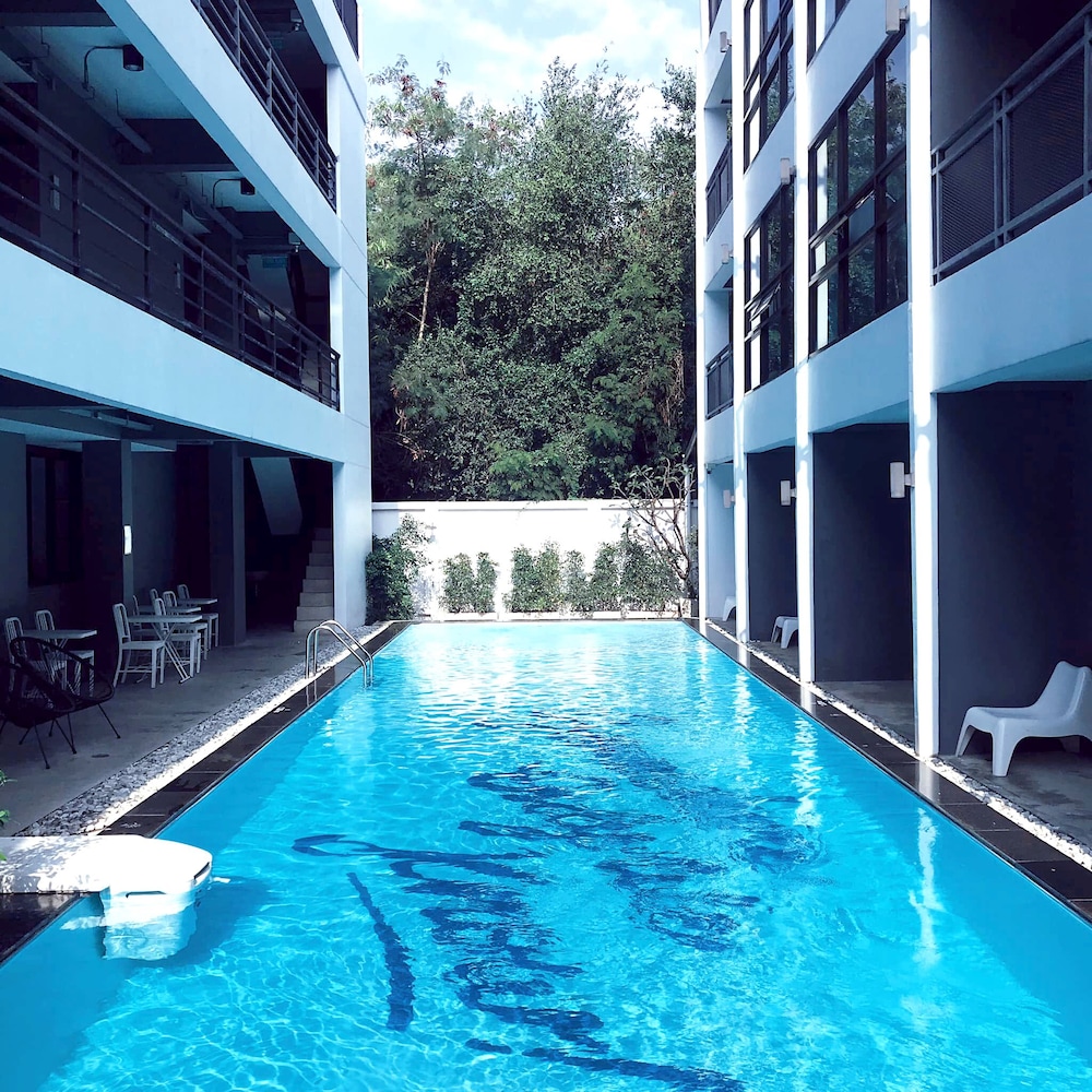 Bluemoon Hotel Cha-Am 57/59