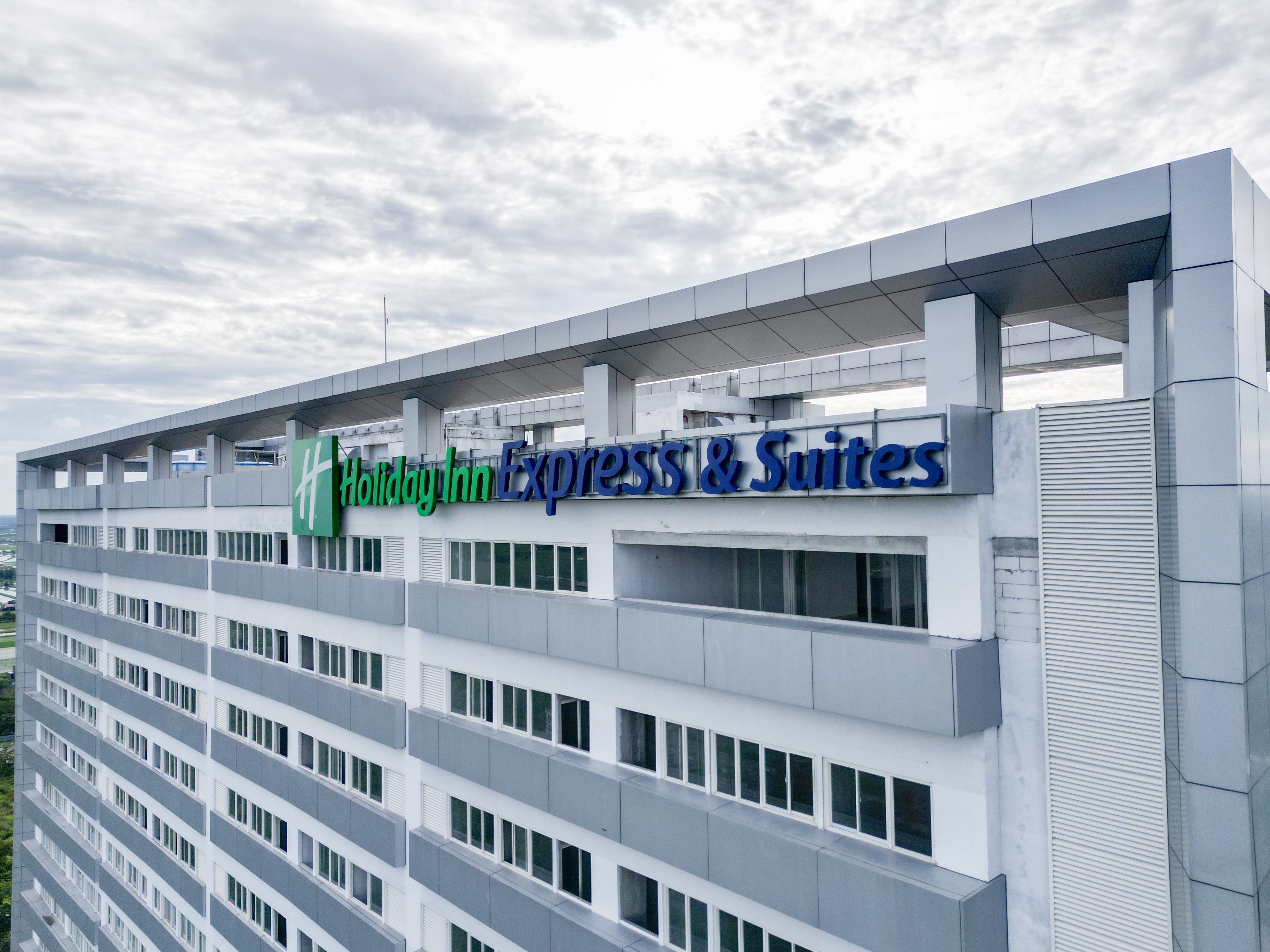 Holiday Inn Express and Suites Banjarmasin 4/12
