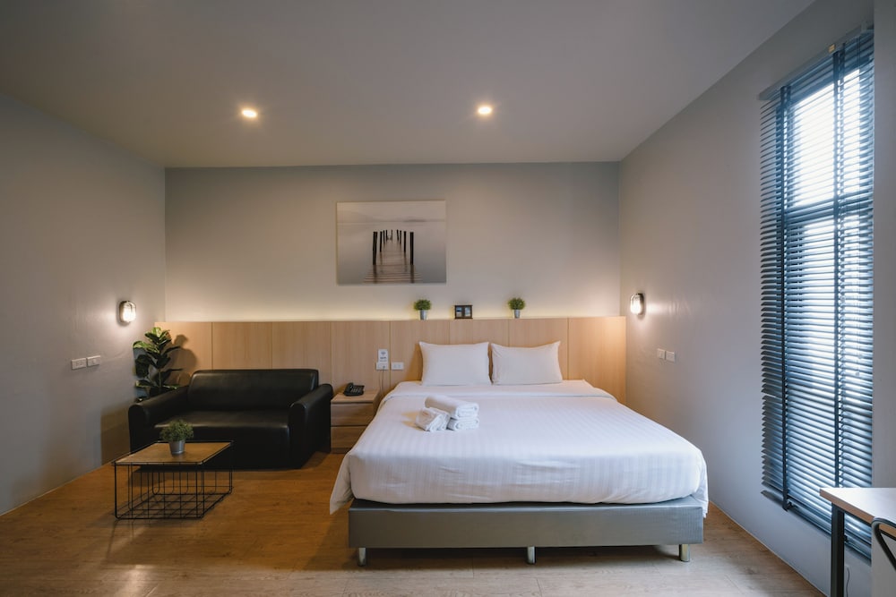 The Arbern Hostel x Bistro 26/50