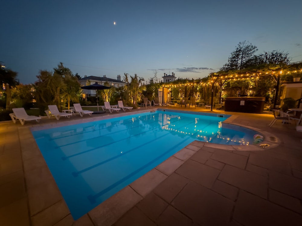 Riviera Lodge Hotel 22/50