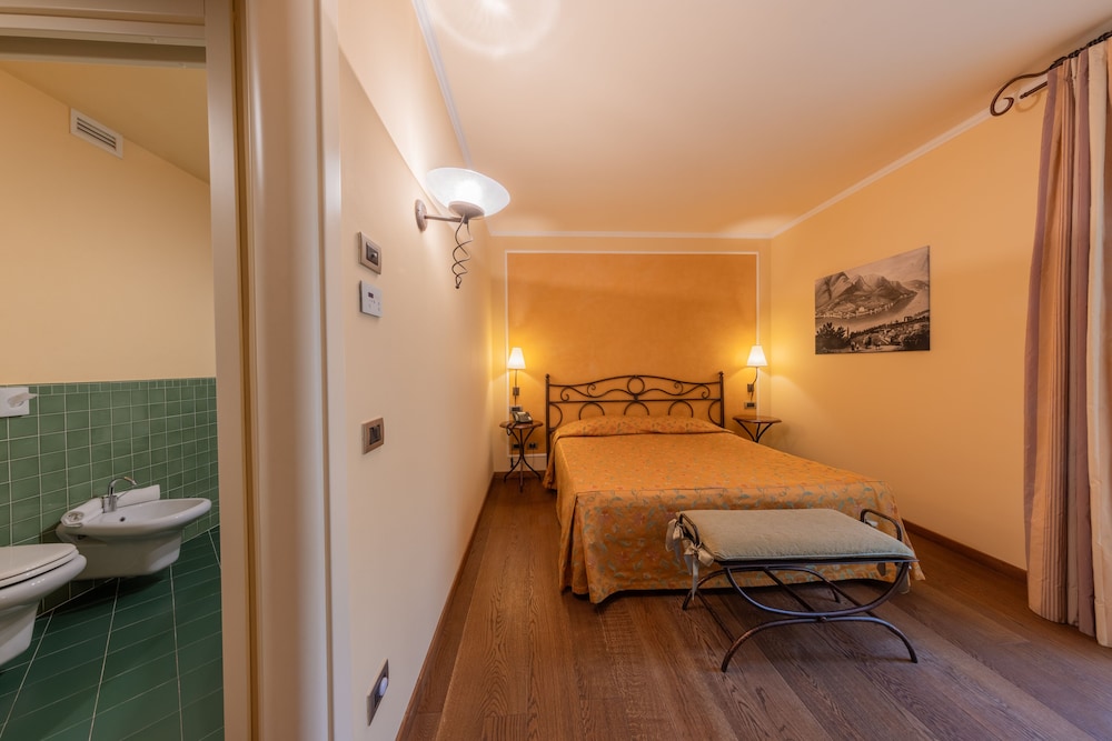 Hotel La Darsena 17/50
