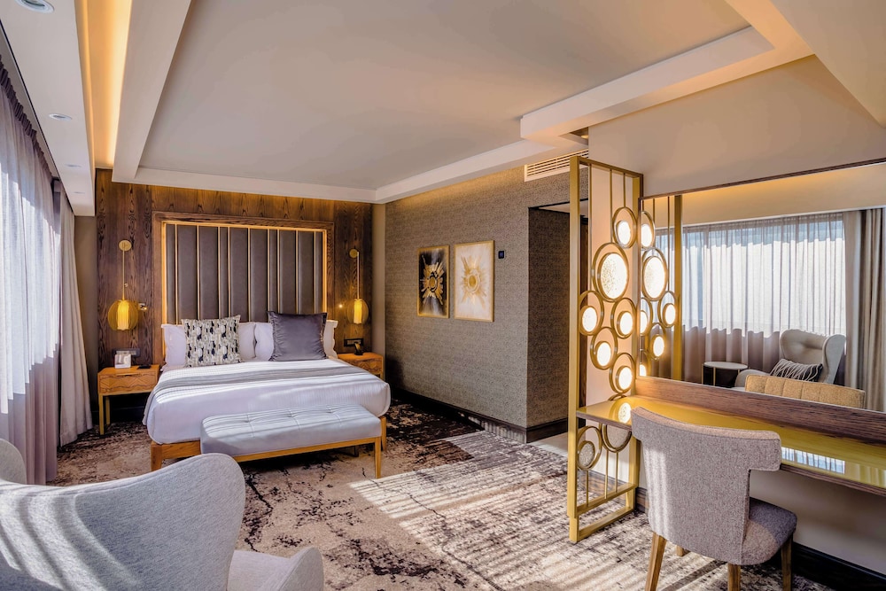 Sandton, Tower, Deluxe, King Bed, Corner