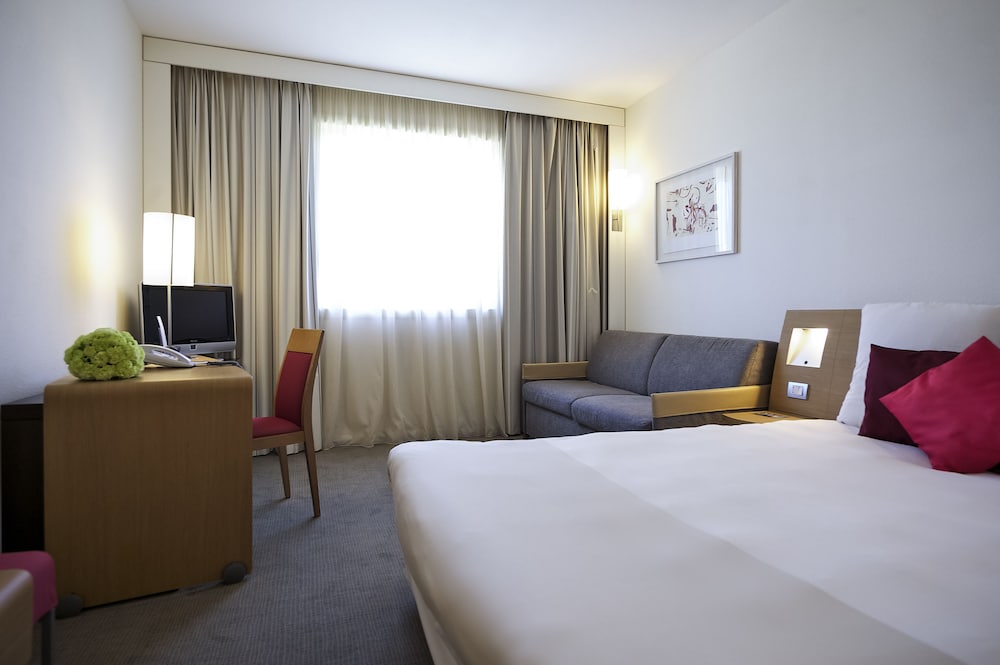 NOVOTEL ROUEN SUD 11/72