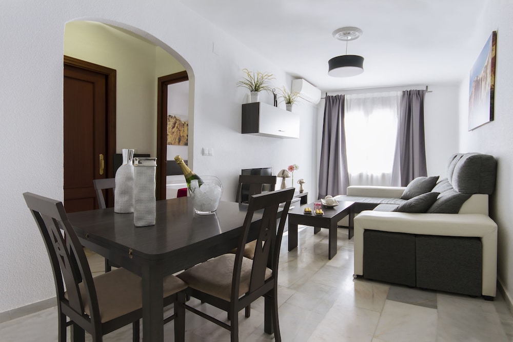 Apartamentos El Tajo 10/23