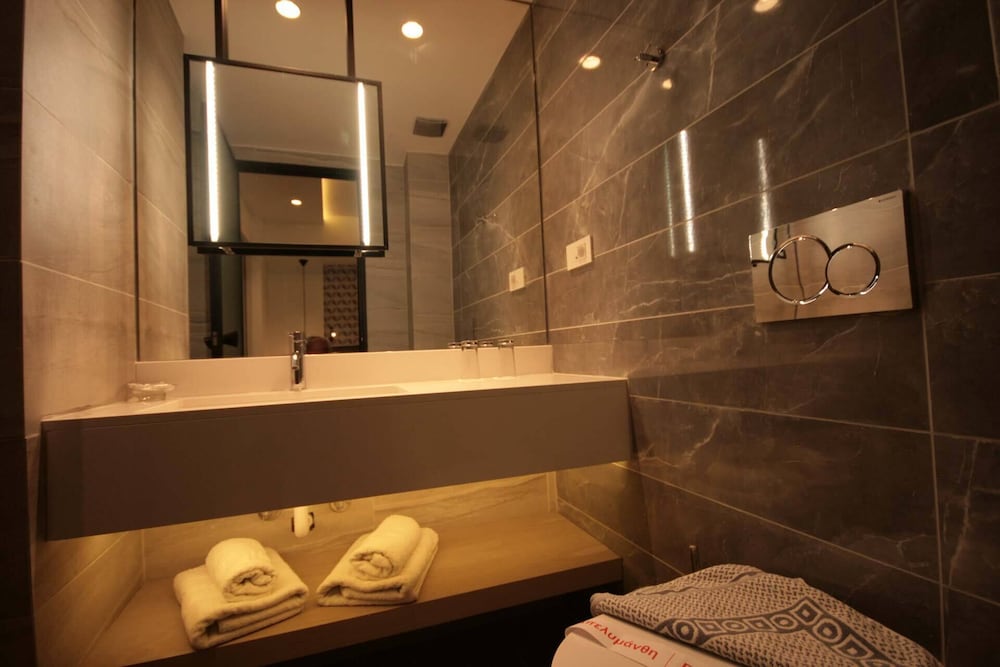 Castro Beach Hotel 54/55