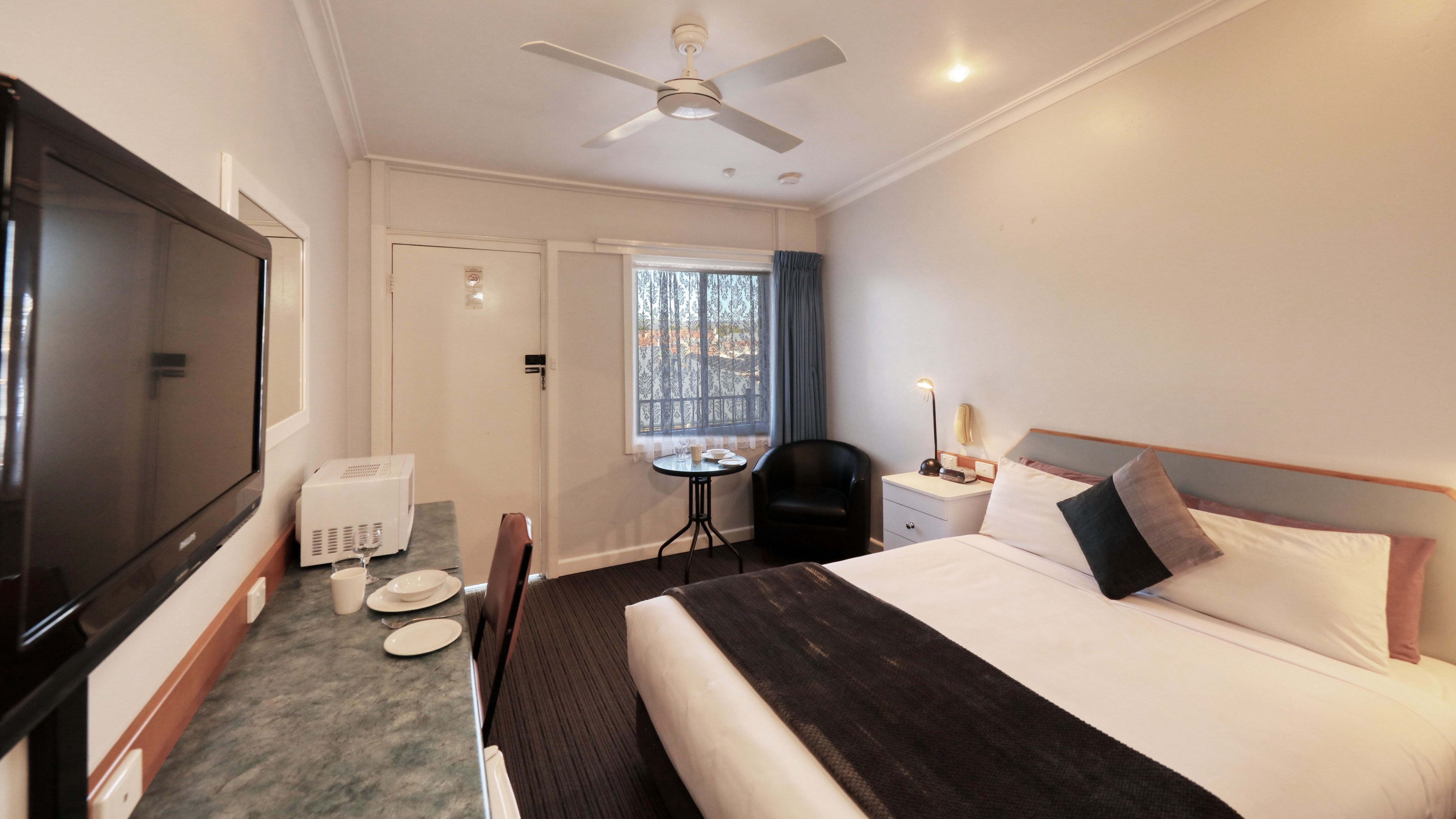 Tumut Farrington Motel 5/10