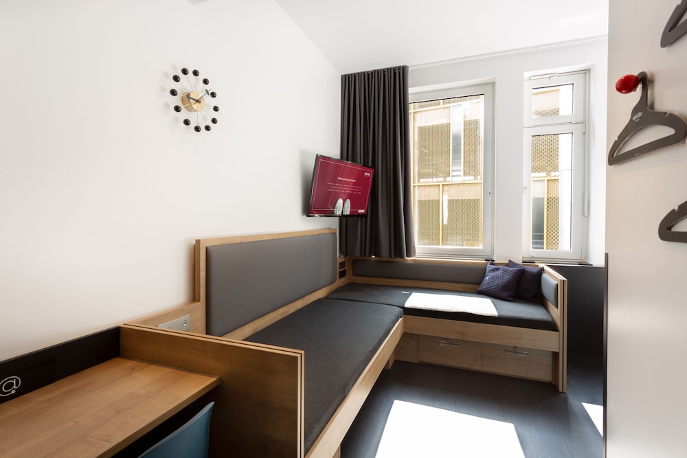 Aletto Kudamm Hotel Hostel 53/86