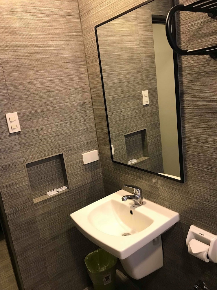 Cebu R Hotel Capitol 31/34