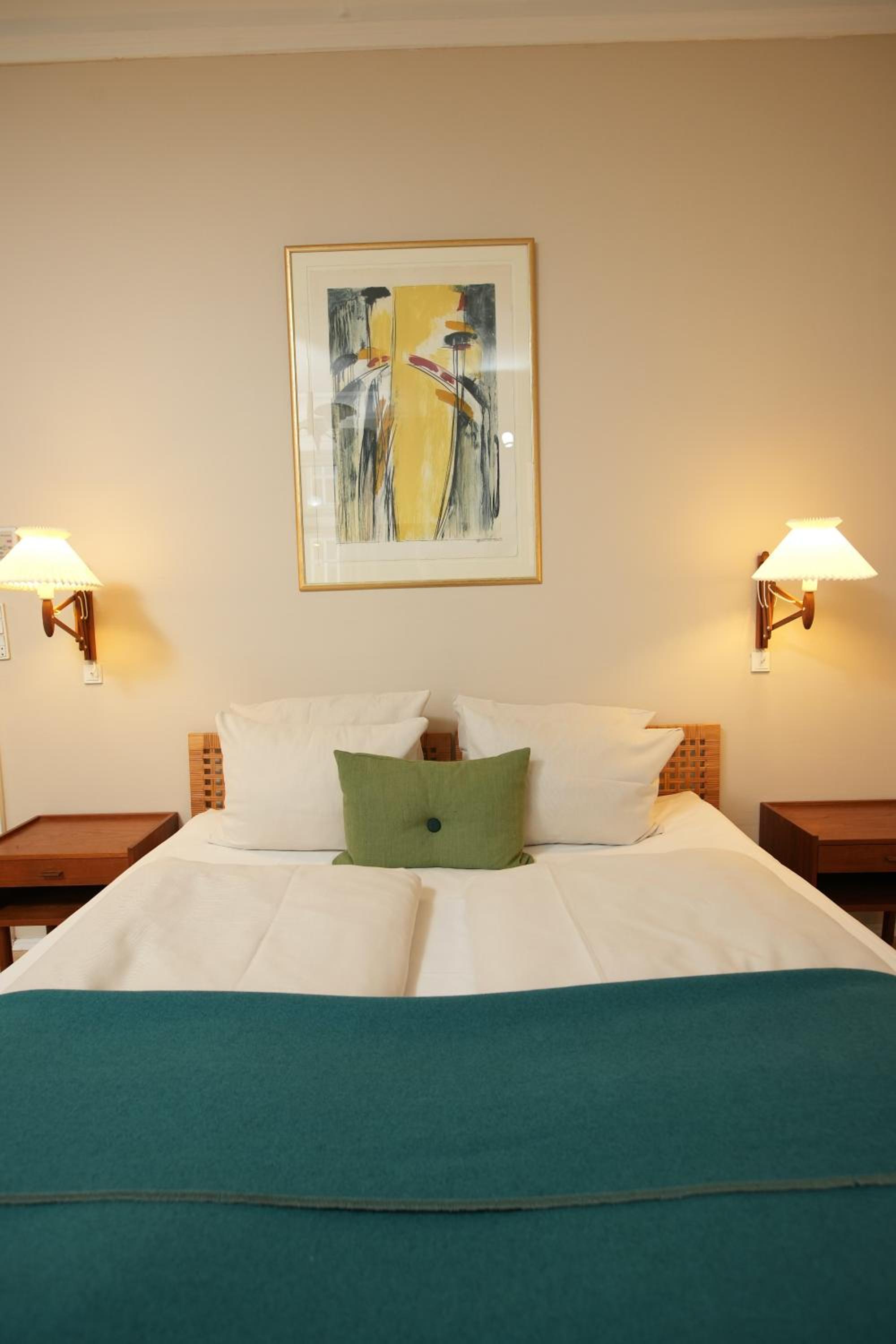 Deluxe, Double Bed