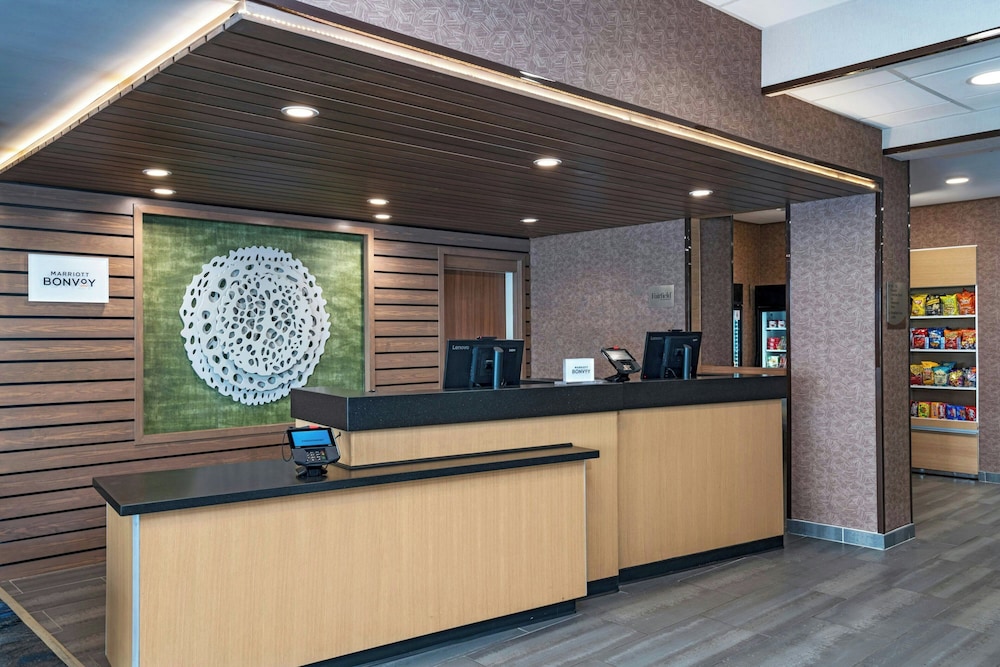 Chandler Hospitality Inn (Holiday Inn Express and Suites Phoenix/Chandler) photo3