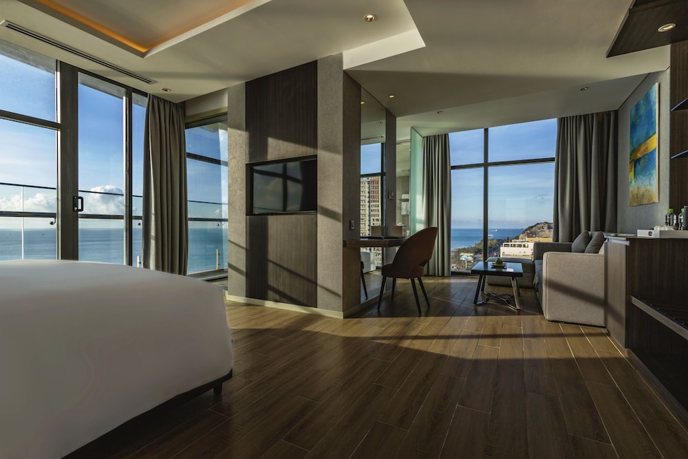 Premier Pearl Hotel Vung Tau 20/50