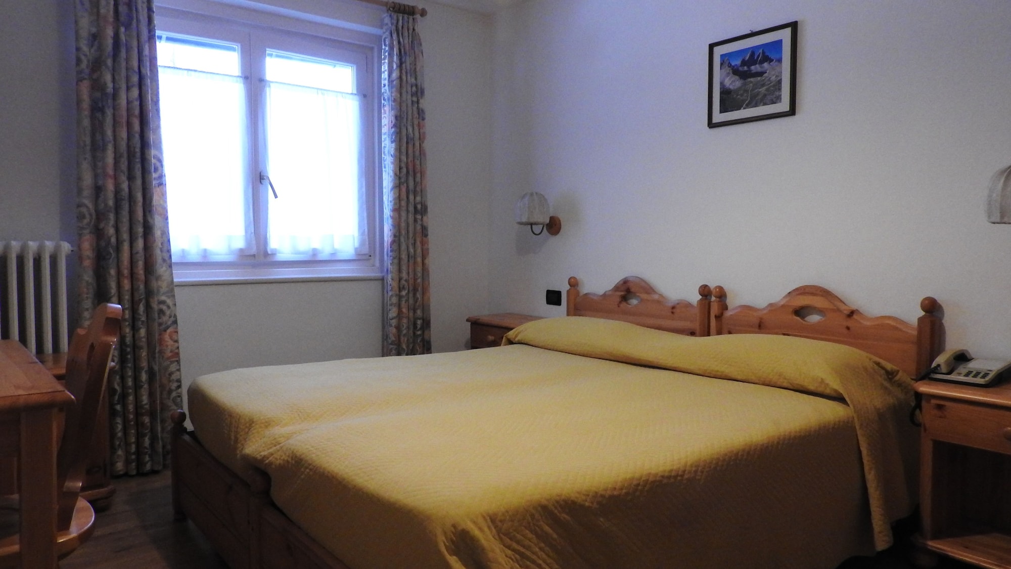 ECONOMY, DOUBLE OR TWIN BED