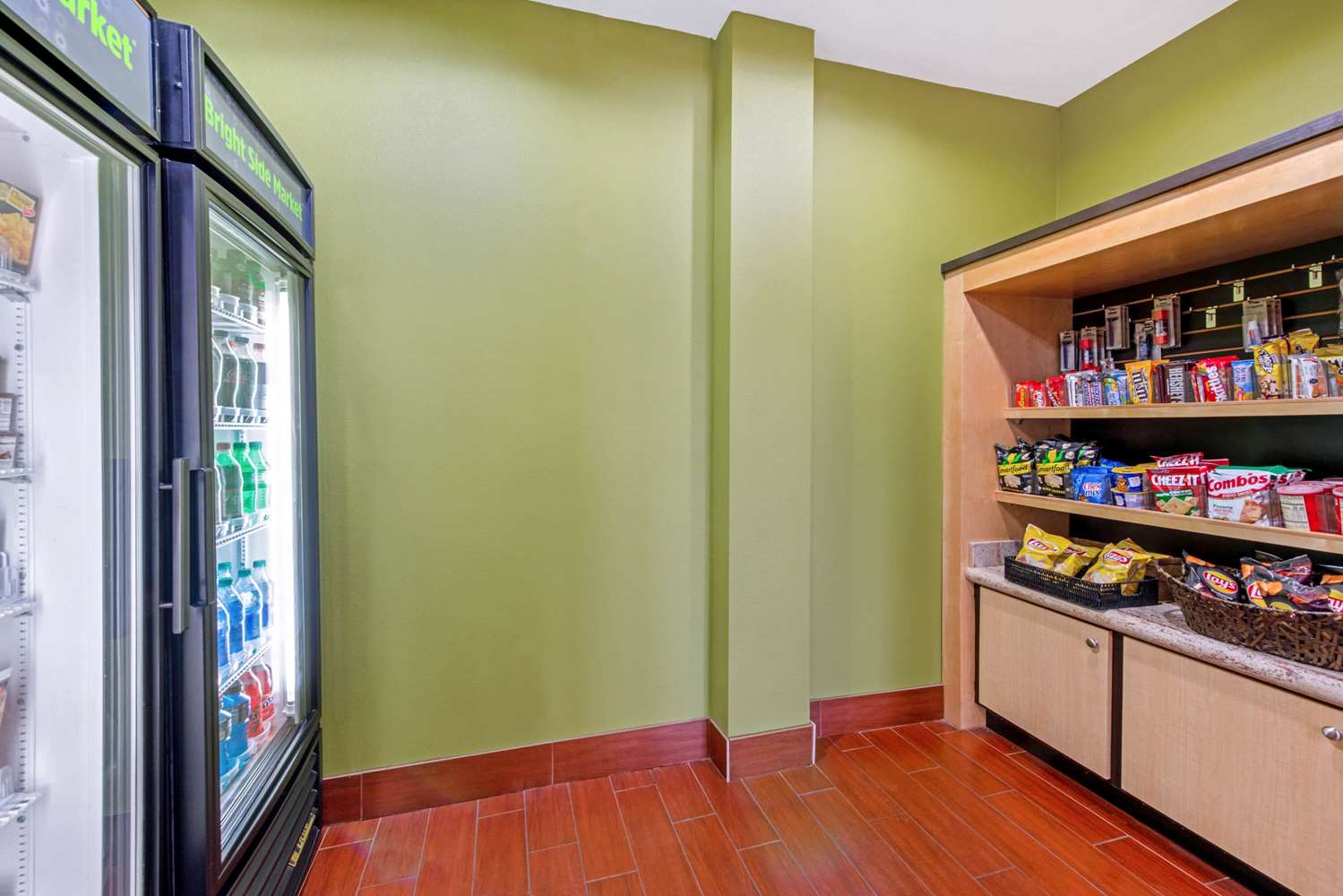 La Quinta Inn & Suites by Wyndham Leesville Ft. Polk 27/50